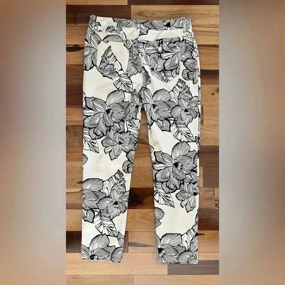 Chico’s | SO slimming girlfriend ankle pant. Size: 8/Chicos 1. - Picture 15 of 16